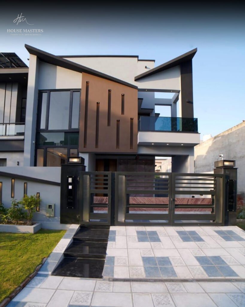 10 Marla Brand New House Available For Sale in Lake City Lahore